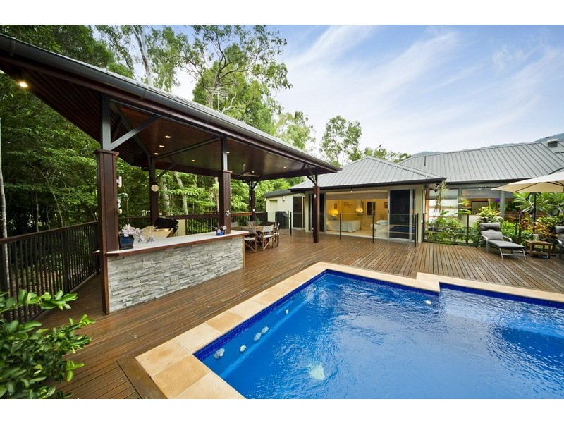 40-42 Linden St, Palm Cove QLD 4879