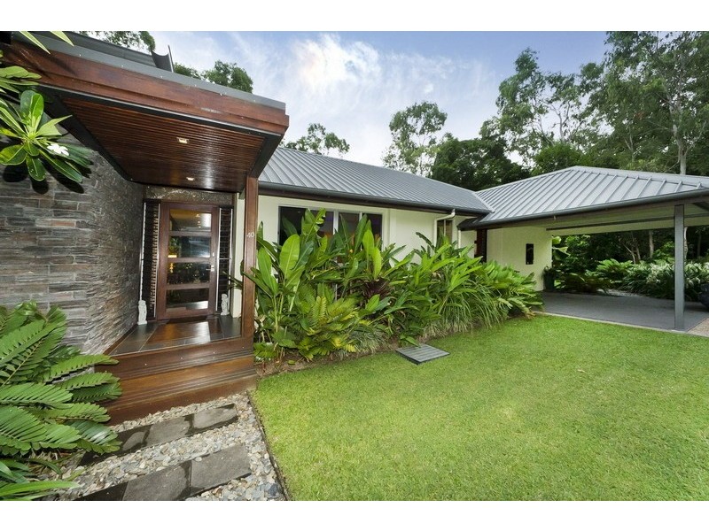 40-42 Linden St, Palm Cove QLD 4879