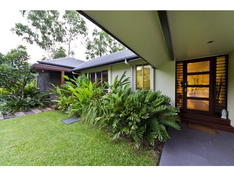 40-42 Linden St, Palm Cove QLD 4879
