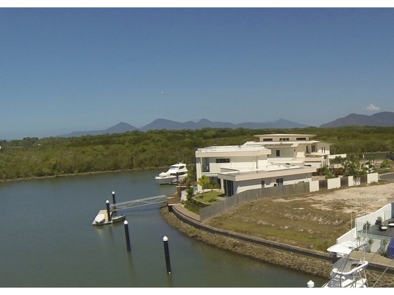 4  Ragamuffin Qy, Trinity Park QLD 4879