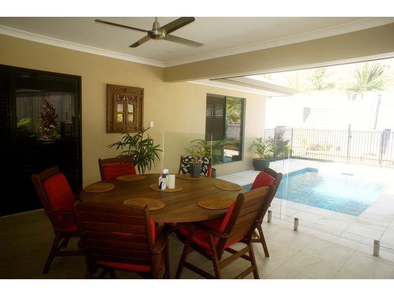 7 Retreat Close, Palm Cove QLD 4879