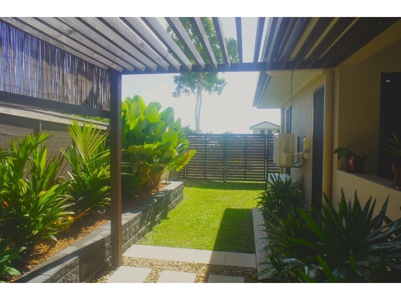 7 Retreat Close, Palm Cove QLD 4879
