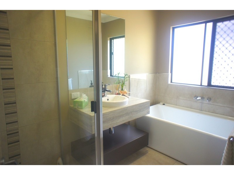 7 Retreat Close, Palm Cove QLD 4879