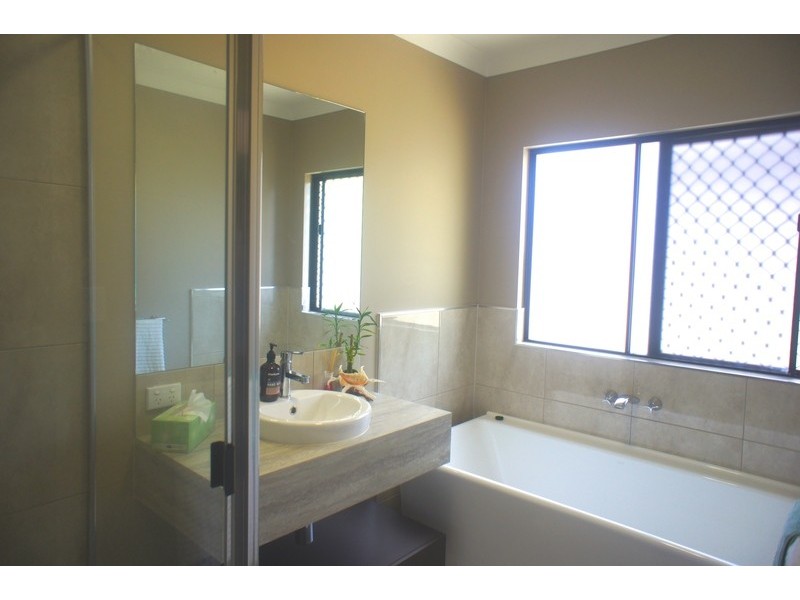 7 Retreat Close, Palm Cove QLD 4879