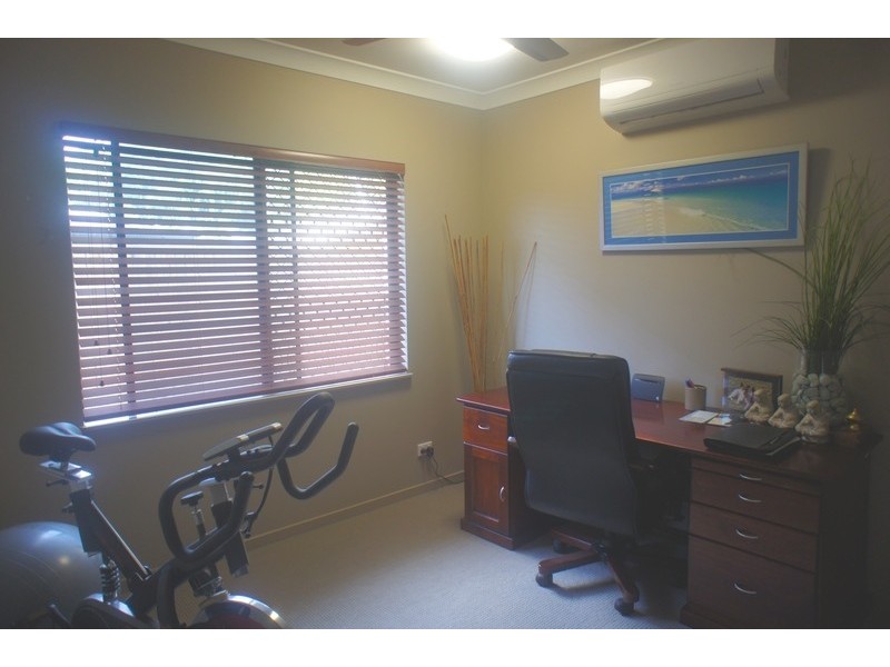 7 Retreat Close, Palm Cove QLD 4879