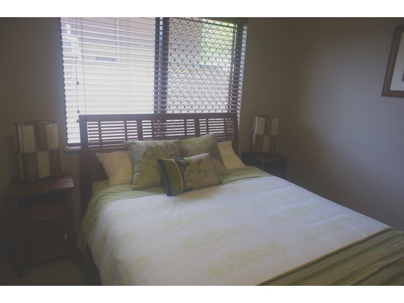 7 Retreat Close, Palm Cove QLD 4879