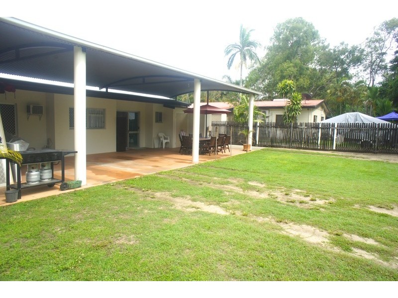 80 Wistaria Street, Holloways Beach QLD 4878