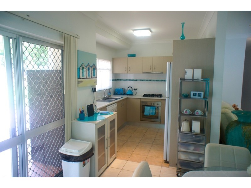 80 Wistaria Street, Holloways Beach QLD 4878