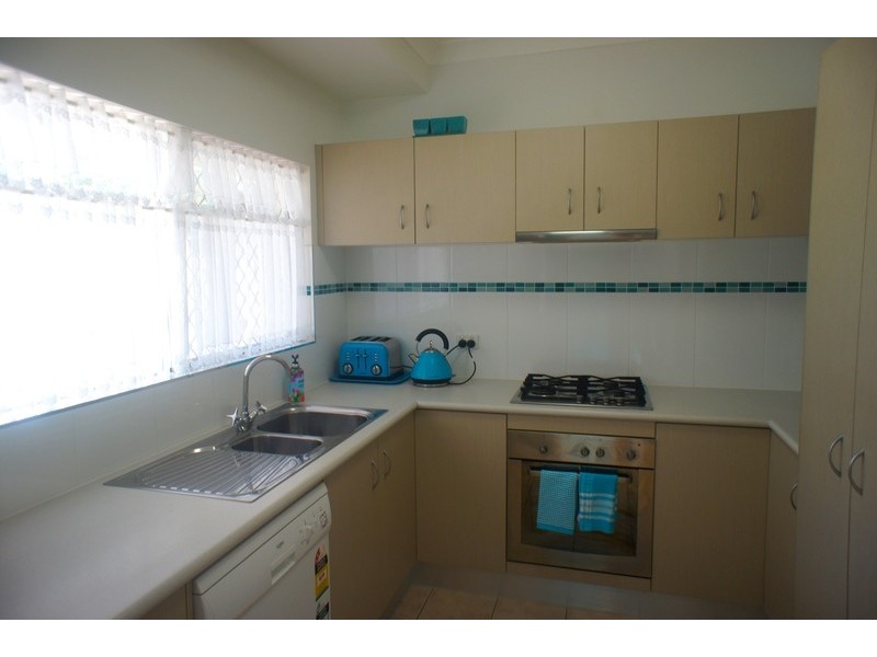 80 Wistaria Street, Holloways Beach QLD 4878