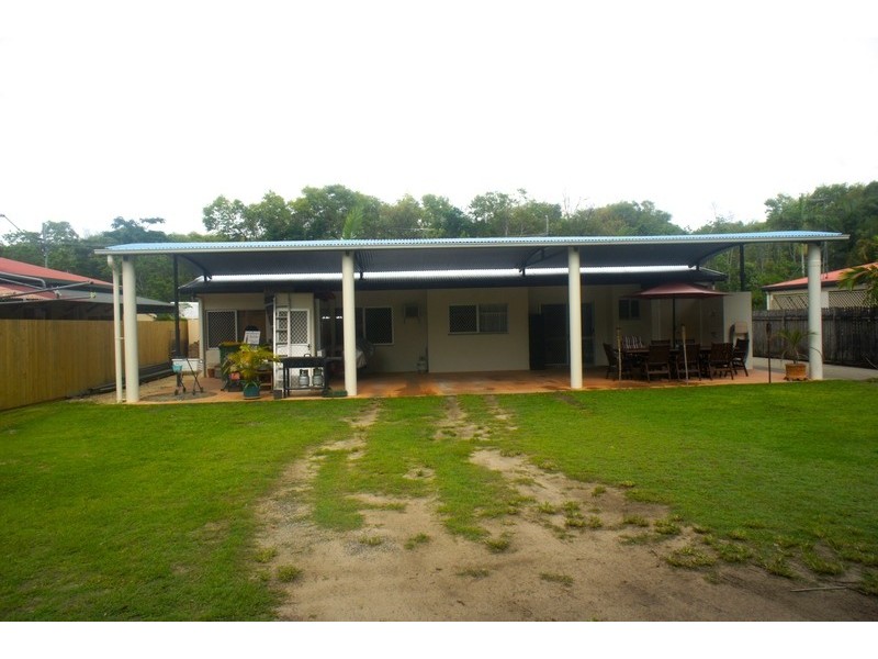 80 Wistaria Street, Holloways Beach QLD 4878