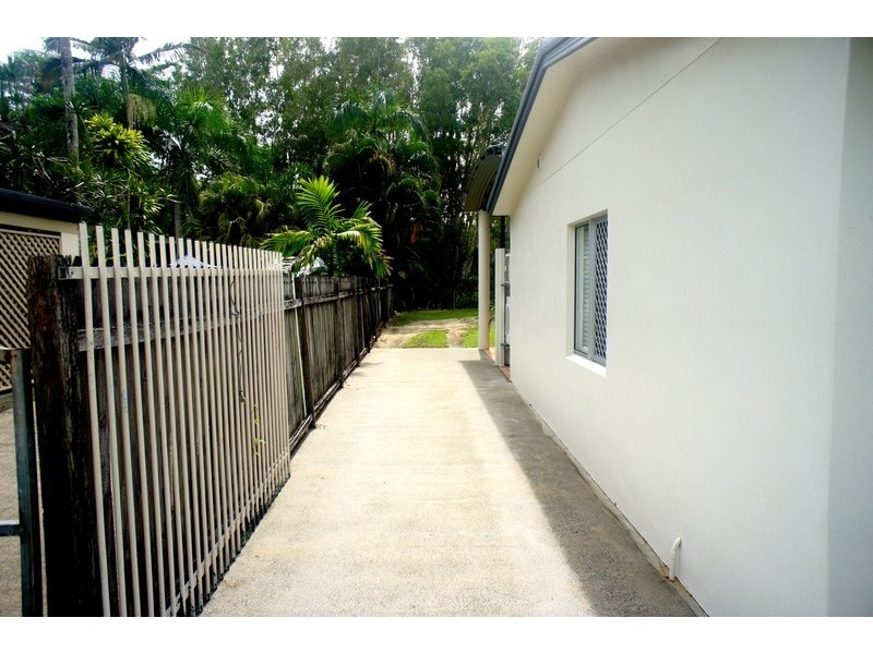 80 Wistaria Street, Holloways Beach QLD 4878