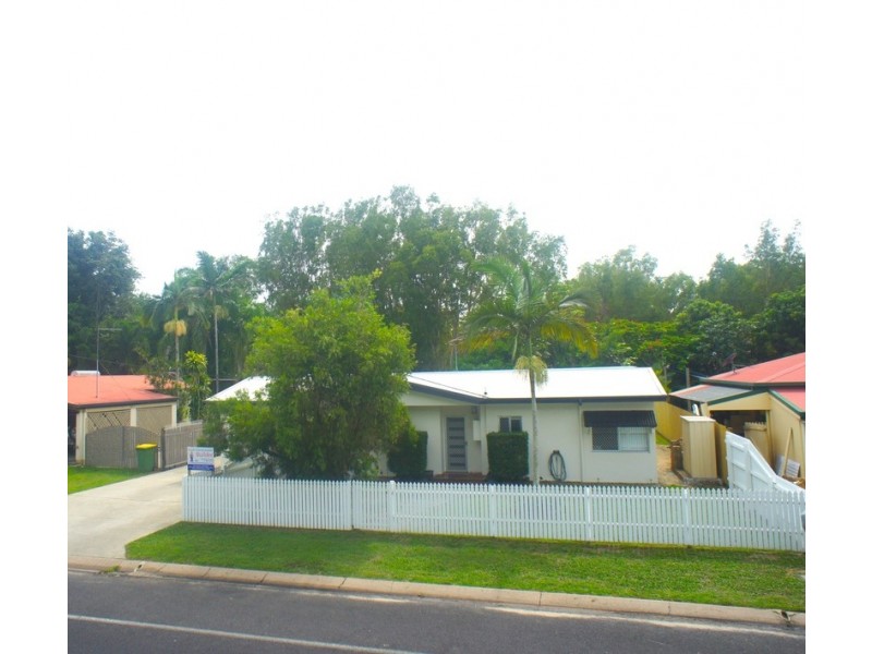 80 Wistaria Street, Holloways Beach QLD 4878