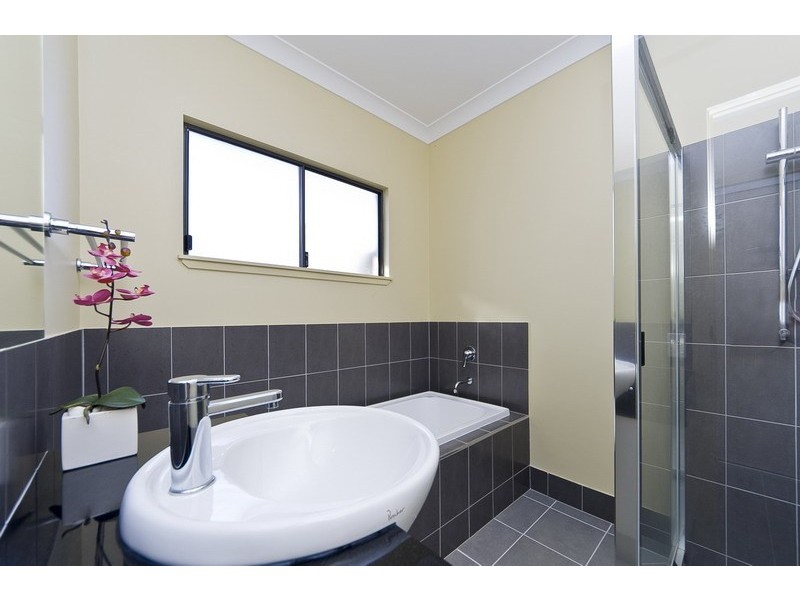 140 Roberts Drive, Trinity Beach QLD 4879