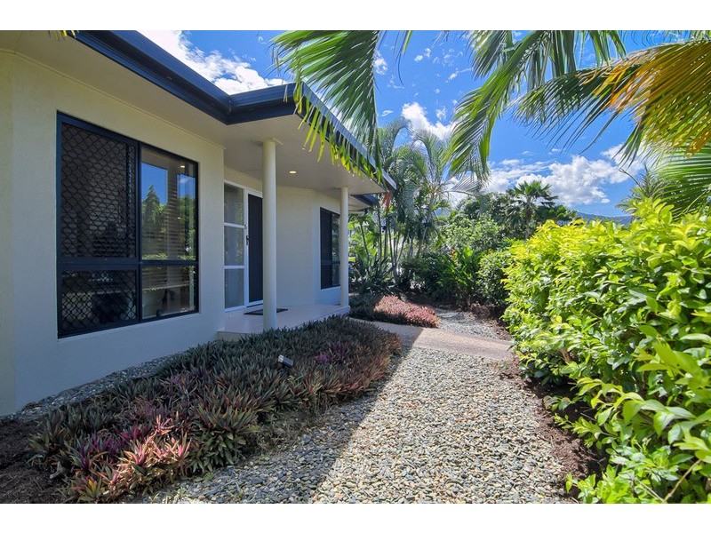 1  Otter St, Kewarra Beach QLD 4879