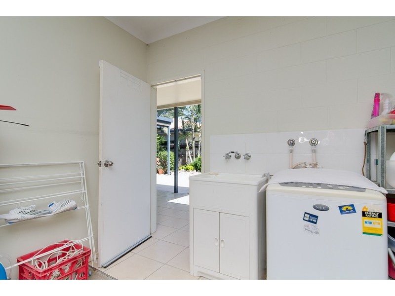 1  Otter St, Kewarra Beach QLD 4879
