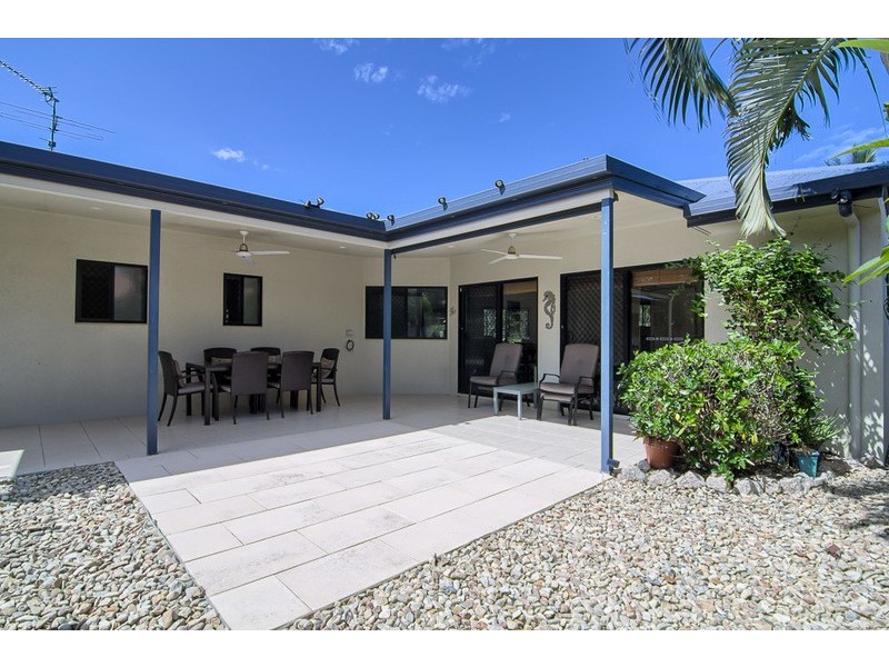 1  Otter St, Kewarra Beach QLD 4879