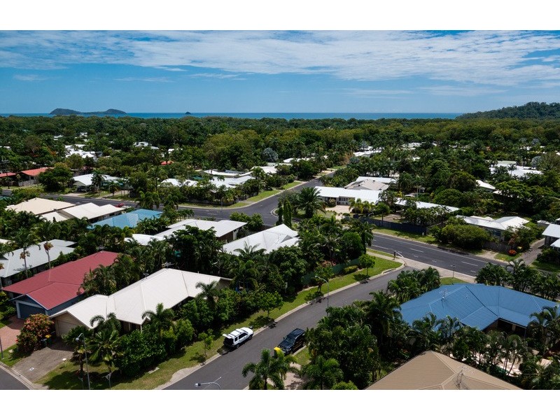 1  Otter St, Kewarra Beach QLD 4879