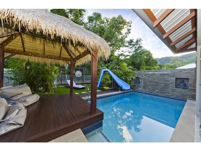 17 Muller Street, Palm Cove QLD 4879