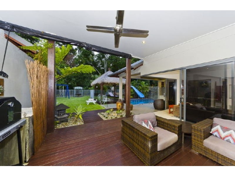 17 Muller Street, Palm Cove QLD 4879