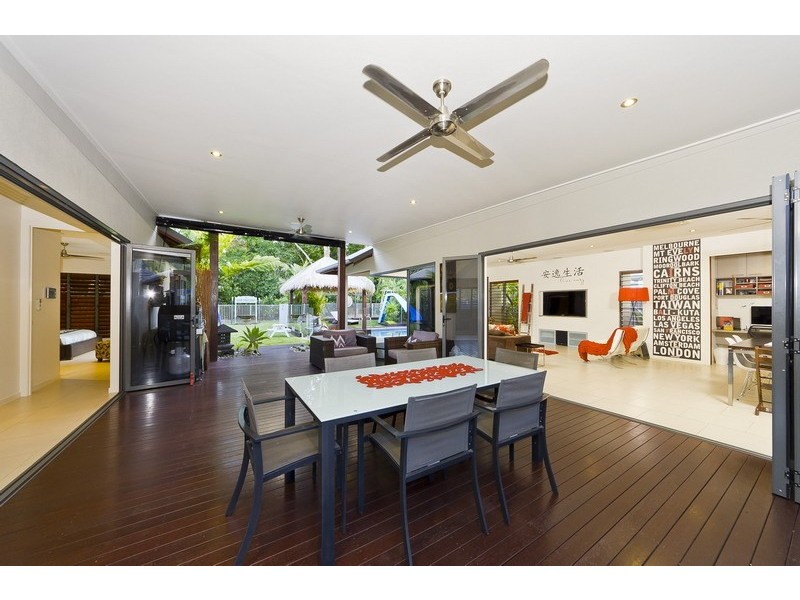 17 Muller Street, Palm Cove QLD 4879