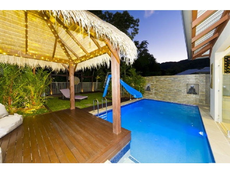 17 Muller Street, Palm Cove QLD 4879