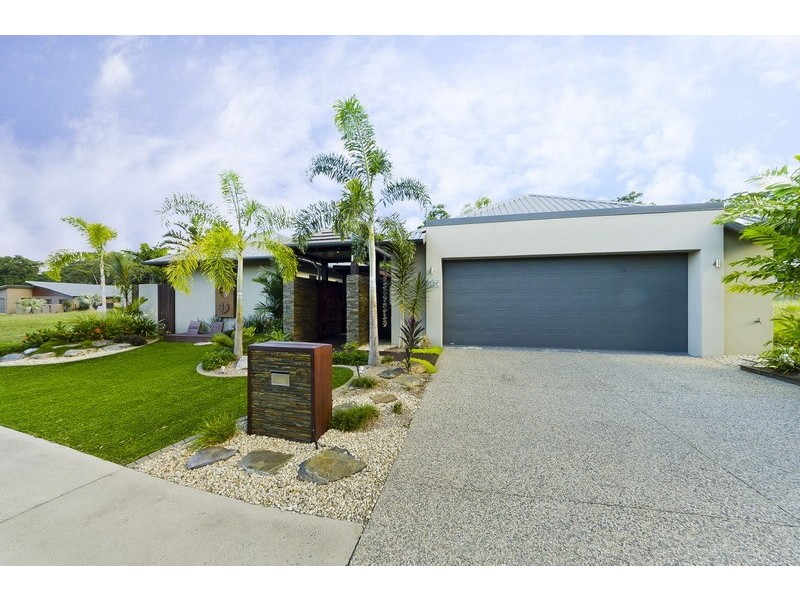 17 Muller Street, Palm Cove QLD 4879