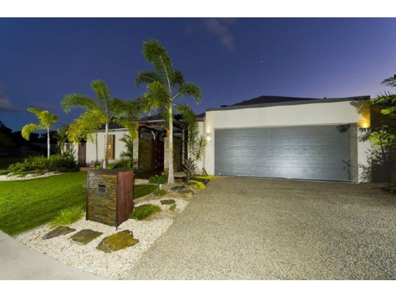17 Muller Street, Palm Cove QLD 4879