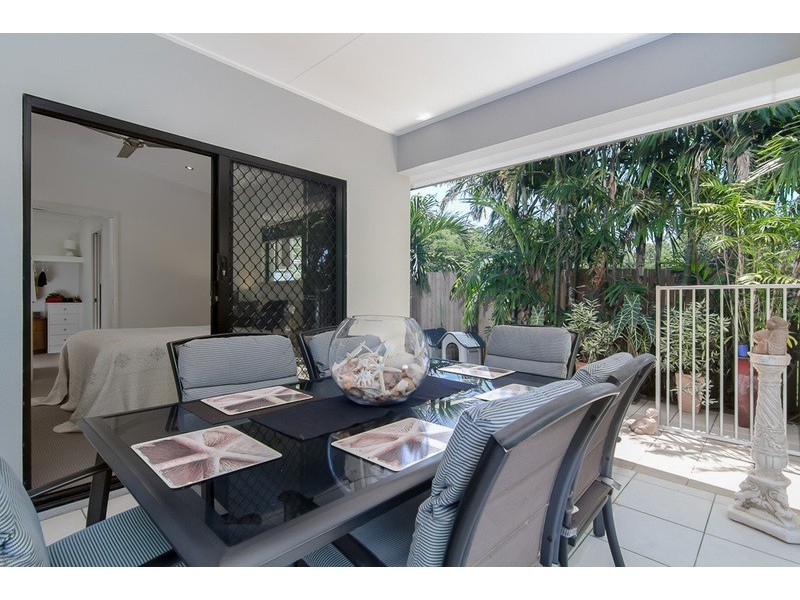 34 Seclusion Drive, Palm Cove QLD 4879