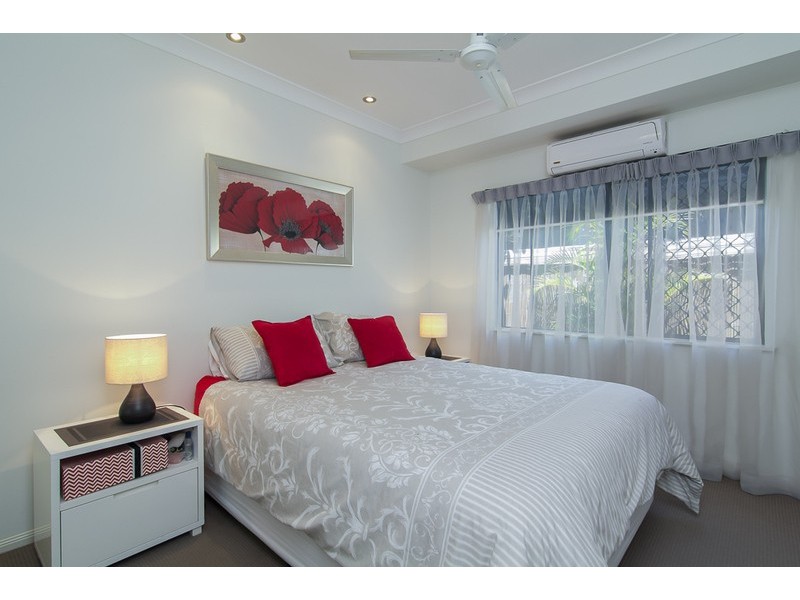34 Seclusion Drive, Palm Cove QLD 4879
