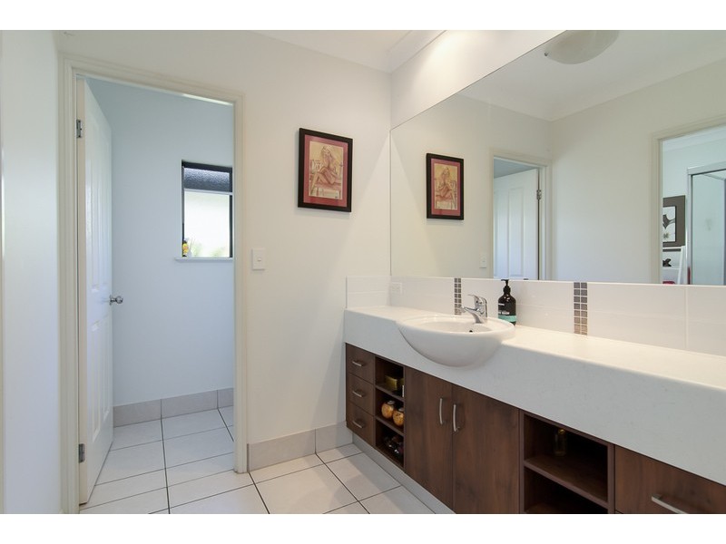 34 Seclusion Drive, Palm Cove QLD 4879