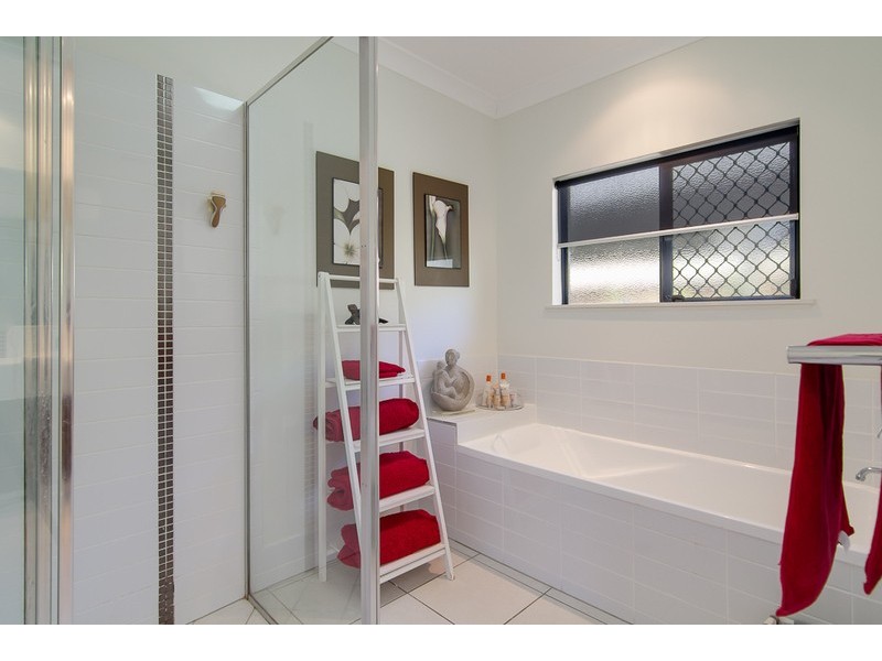 34 Seclusion Drive, Palm Cove QLD 4879
