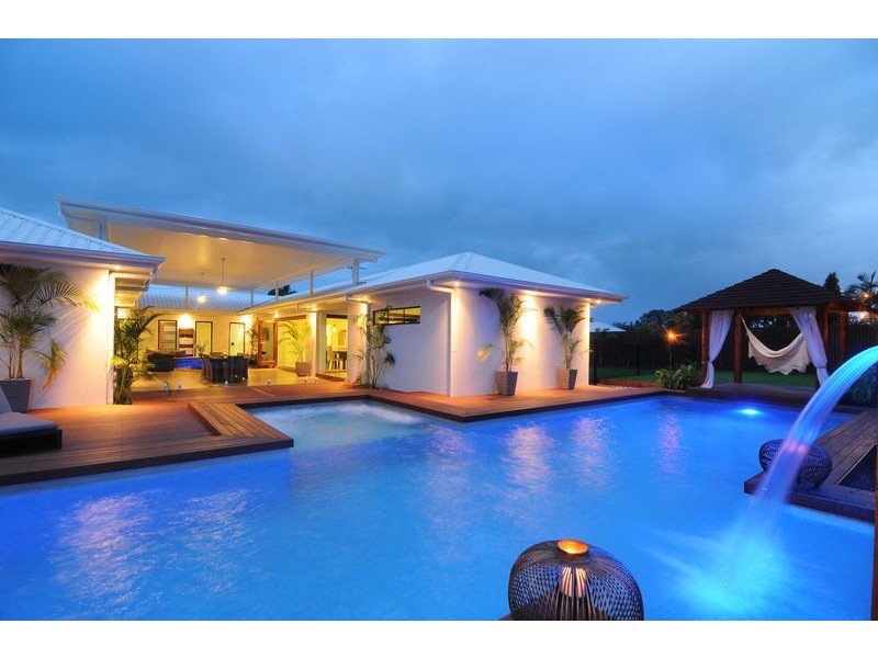 33 Iridescent Drive, Trinity Beach QLD 4879