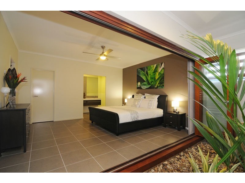 33 Iridescent Drive, Trinity Beach QLD 4879