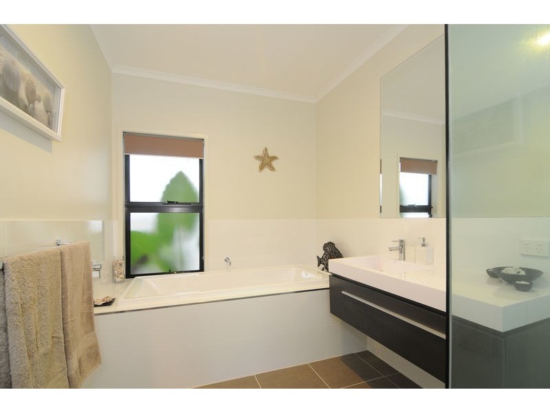 33 Iridescent Drive, Trinity Beach QLD 4879
