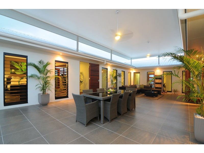 33 Iridescent Drive, Trinity Beach QLD 4879