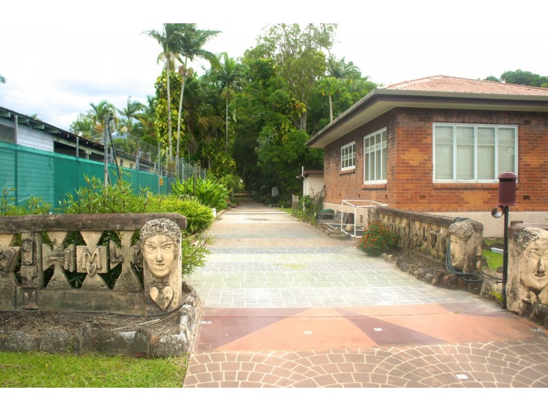 47-49 Old Bruce Highway, Bentley Park QLD 4869