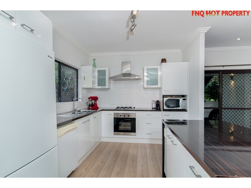 21 Longden Street, Brinsmead QLD 4870