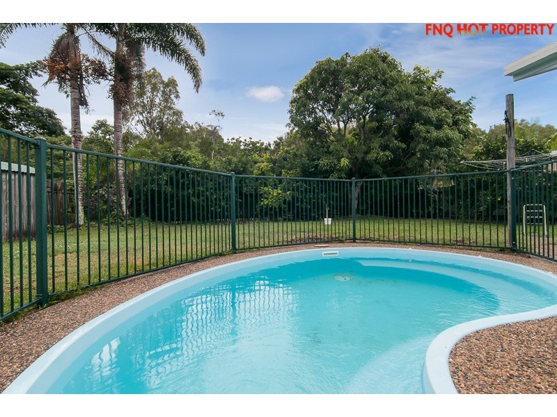 42 Strombus Avenue, Trinity Beach QLD 4879