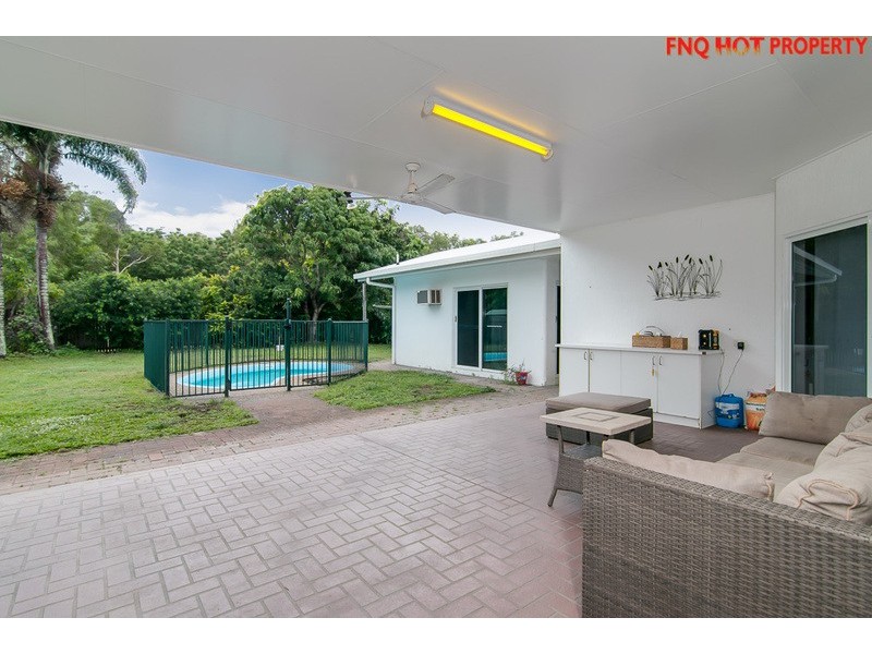 42 Strombus Avenue, Trinity Beach QLD 4879