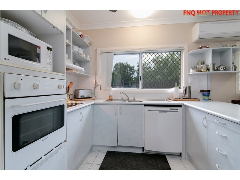 42 Strombus Avenue, Trinity Beach QLD 4879