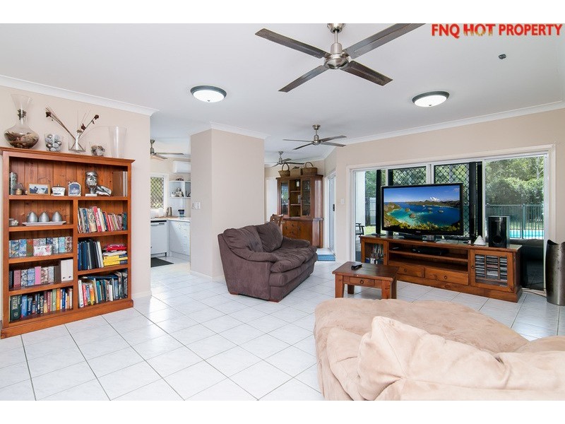 42 Strombus Avenue, Trinity Beach QLD 4879