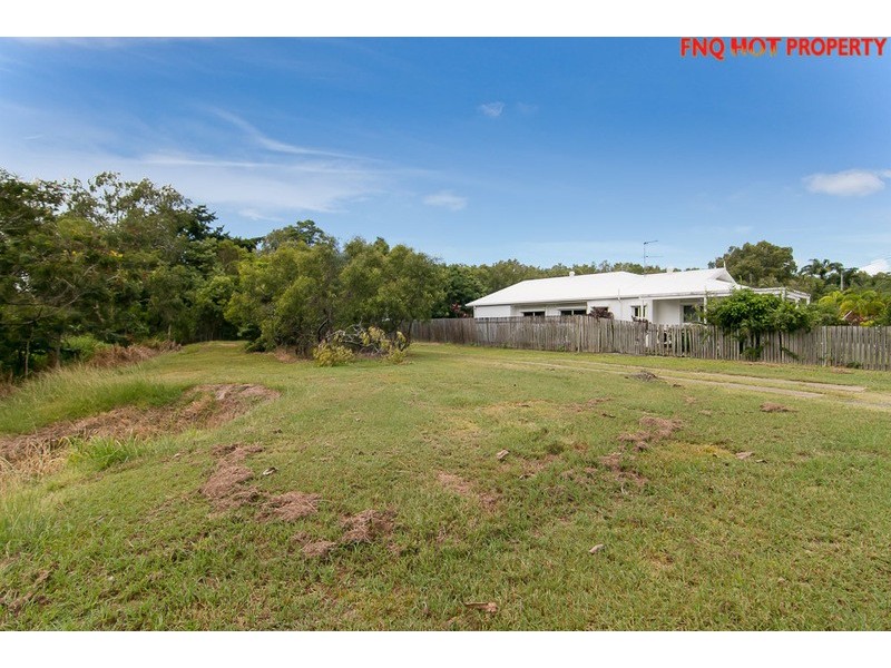 42 Strombus Avenue, Trinity Beach QLD 4879