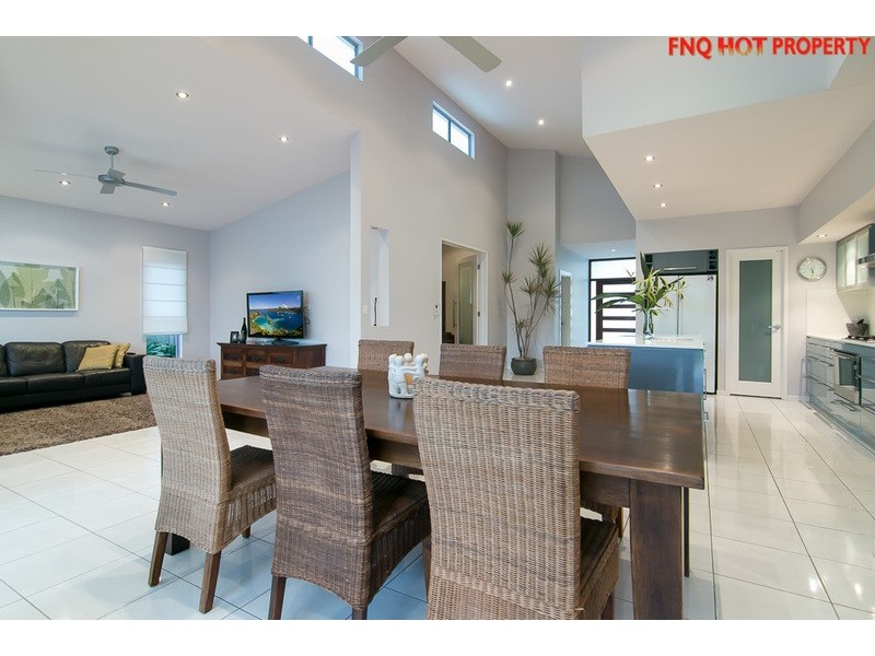 28  Fossilbrook Bend, Trinity Park QLD 4879