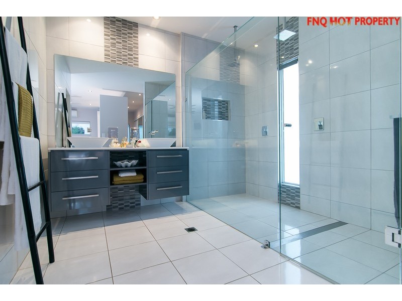 28  Fossilbrook Bend, Trinity Park QLD 4879