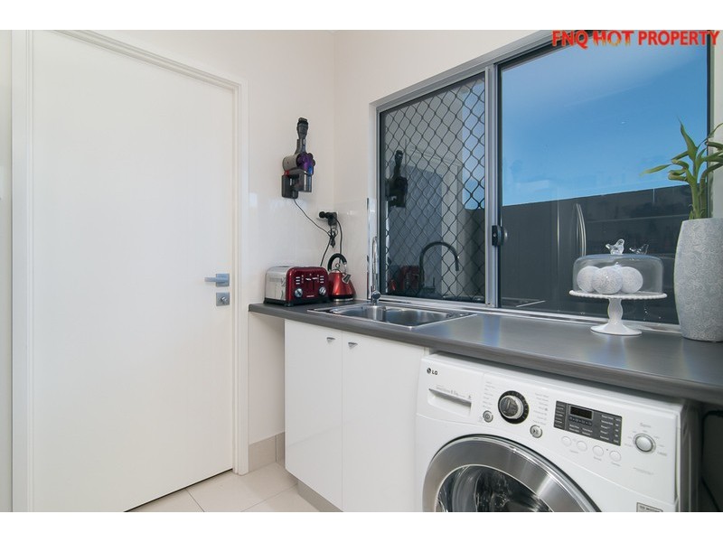 128 Harbour Drive, Trinity Park QLD 4879