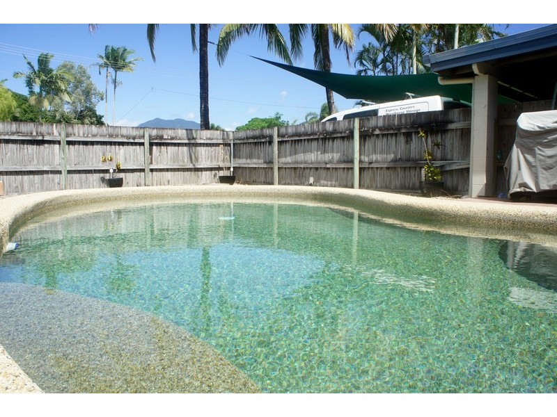 6  KURRUK CLOSE, White Rock QLD 4868