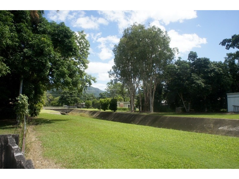 6  KURRUK CLOSE, White Rock QLD 4868