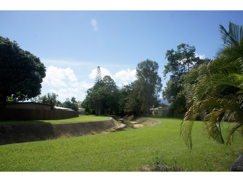 6  KURRUK CLOSE, White Rock QLD 4868