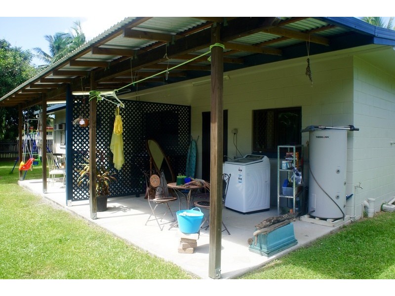 6  KURRUK CLOSE, White Rock QLD 4868