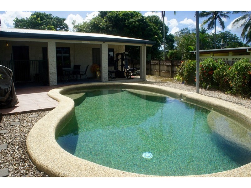 6  KURRUK CLOSE, White Rock QLD 4868